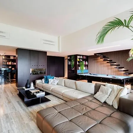 Penthouse In The Prestigious San Siro District Appartamento Milano